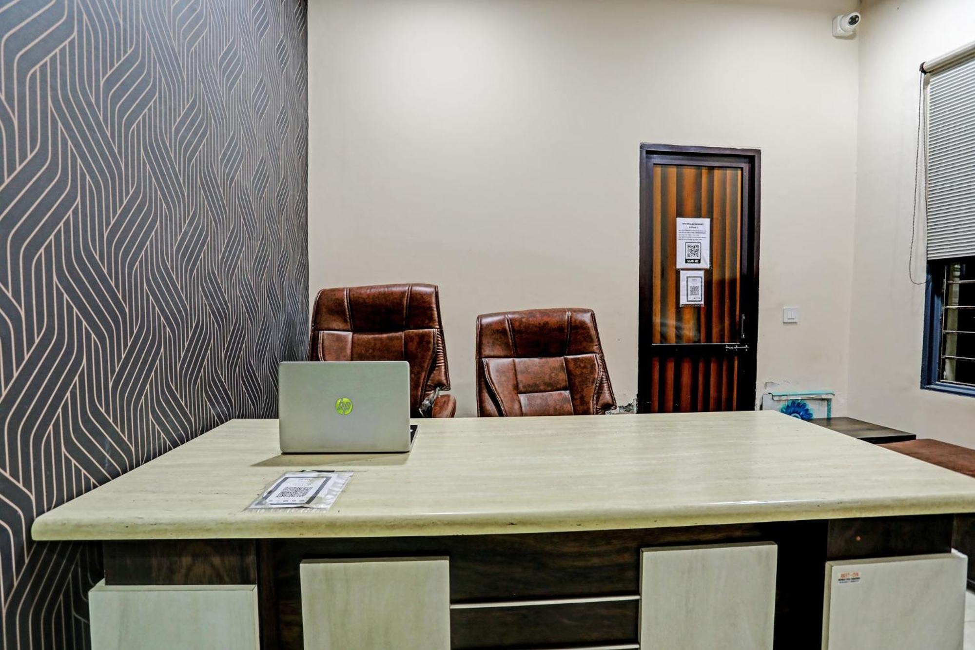 Dream Lounge Otel Jalandhar Dış mekan fotoğraf